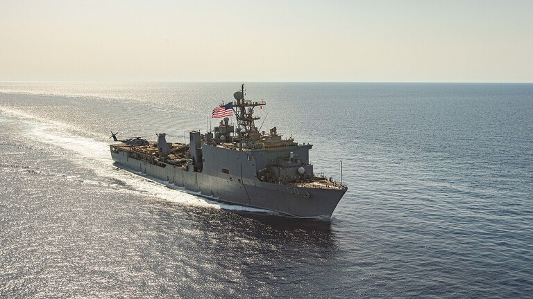 مدمرة أمريكية تسقط صاروخين باليستيين مضادين للسفن أطلقا من اليمن