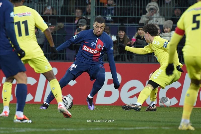 عزف منفرد.. مبابي يصعد بباريس في كأس فرنسا