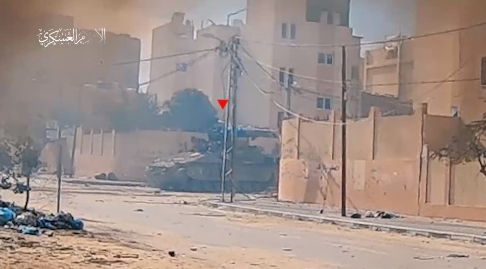 المقاومة تتصدى لتوغلات الاحتلال في خان يونس وتستهدف قناصته وآلياته ومسيّراته