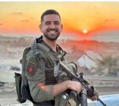 جيش الاحتلال يعلن مقتل جندي وإصابة آخر في معارك بقطاع غزة