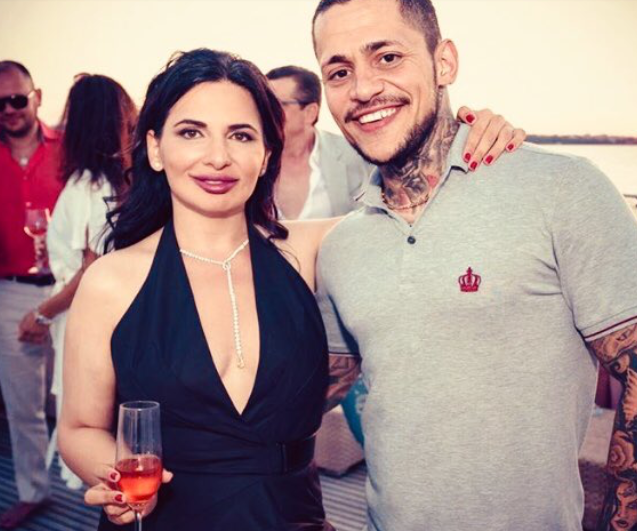 ملكة العملة المشفرة "ونكوين"..  والماعز الأوغندي البائس!