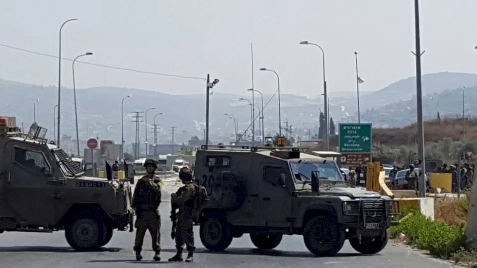 الاحتلال يعتقل 15 عاملا من قطاع غزة في بديا غرب سلفيت