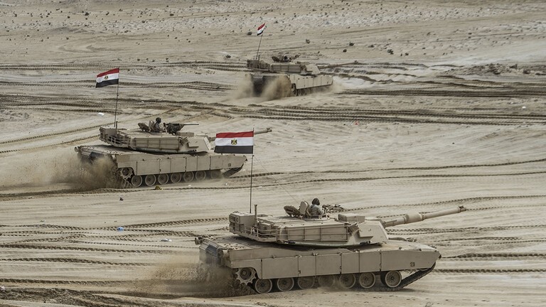 "الجيش المصري عملها مرة وهيعملها كل مرة".. خبير يذكر برسالة السيسي لإسرائيل