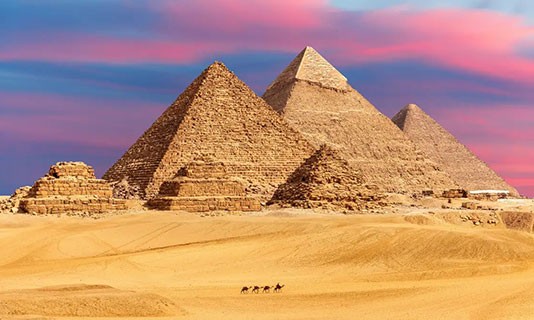 جدل في مصر حول مشروع لترميم الهرم الأصغر