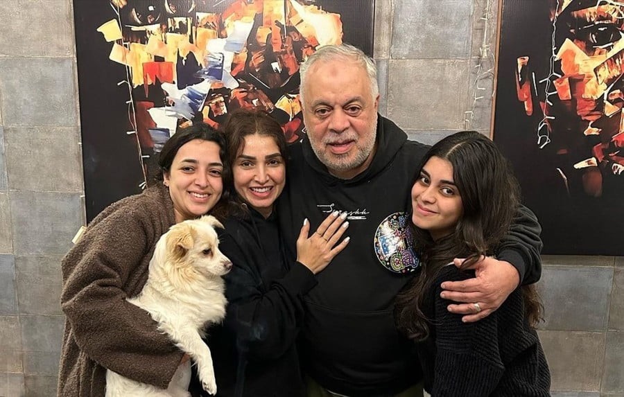 روجينا تحتفل بميلاد زوجها أشرف زكي: حبيب عمري.. يا أبو البنات