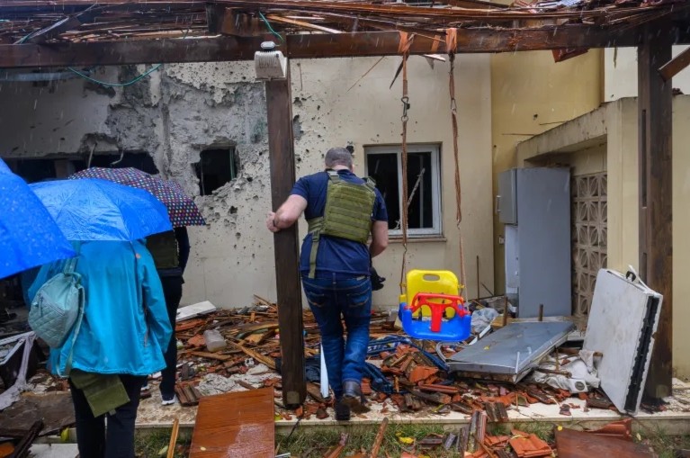 عائلات مستوطنين يطالبون بالتحقيق في مقتل أبنائهم يوم 7 أكتوبر بنيران "الجيش"