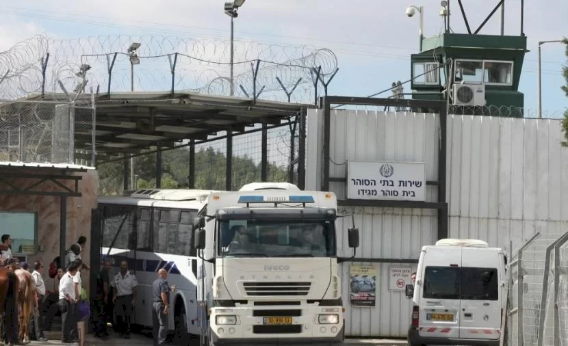 نادي الأسير: جرائم القمع والتجويع وانتشار الأمراض تتصاعد في سجون الاحتلال