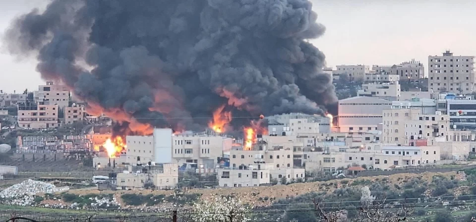 بعد 20 ساعة.. طواقم الإطفاء تسيطر على حريق الخليل الضخم