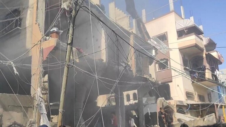 7 شهداء وإصابات باستهداف الطيران إسرائيلي منزلا وسط رفح جنوبي قطاع غزة