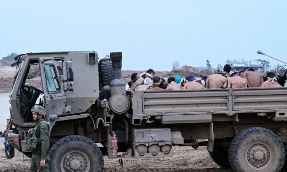 "جلبوا مدنيين ليشاهدوا تعذيبنا عاريين"