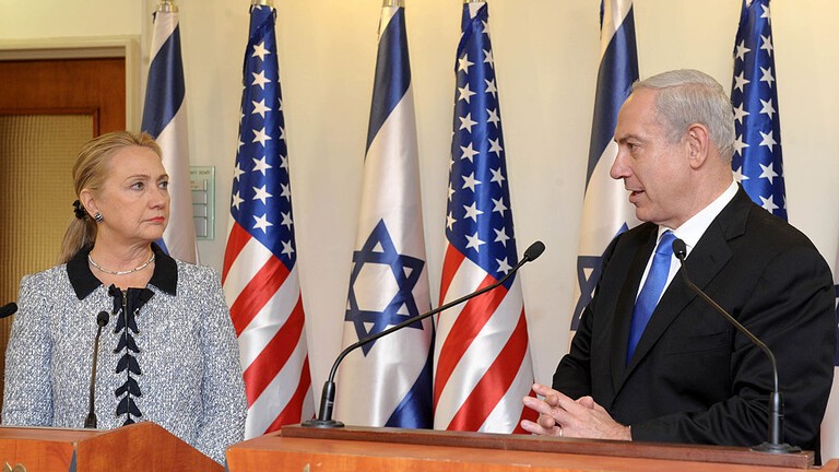 كلينتون تدعو إلى الإطاحة بنتنياهو: لا يمكن الوثوق به