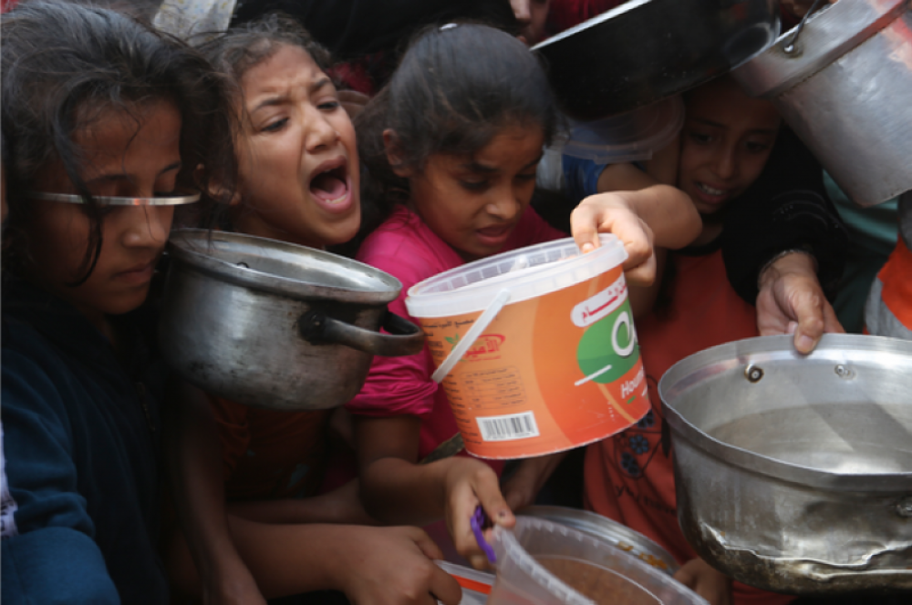 أتراك يطلقون حملة إلكترونية تطالب بإنزال جوي للمساعدات على قطاع غزة