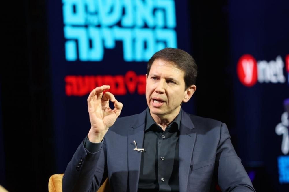 محلل عسكري اسرائيلي : لا يمكن هزيمة حماس واستعادة الاسرى معاً