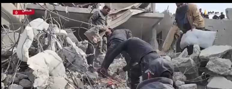 عشرات الشهداء ودمار هائل إثر قصف إسرائيلي لمنازل بدير البلح