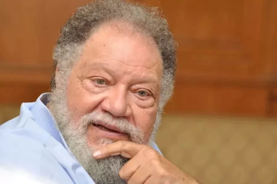 هكذا ظهر يحيى الفخراني على البوستر التشويقي لمسلسل "عتبات البهجة"