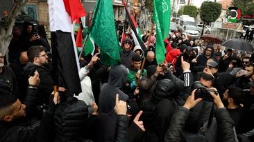 بالفيديو: مسيرة غضب في رام الله تنديداً بالعدوان الإسرائيلي المستمر على قطاع غزة