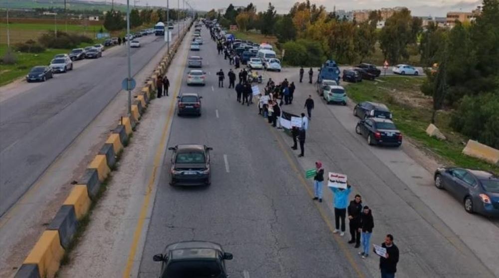 سلسلة بشرية في الأردن احتجاجا على جسر الإمداد البري للاحتلال