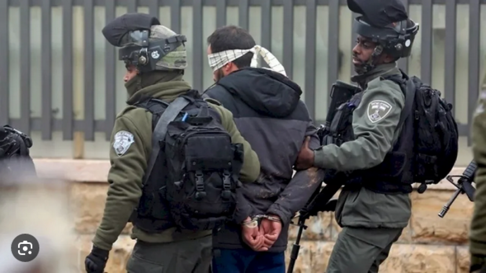 الاحتلال يعتقل 18 مواطناً من الضفة والقدس