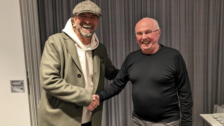 بعد أن أخبره الأطباء بأن لديه أشهرا معدودة ليعيشها.. المدرب الشهير إريكسون يحقق حلمه بتدريب ليفربول