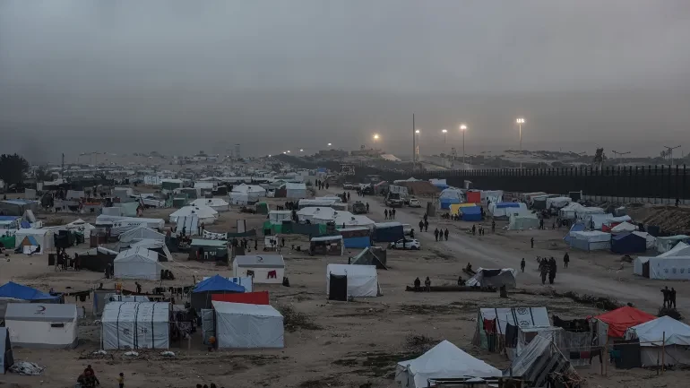 11 شهيدا بقصف منازل في رفح