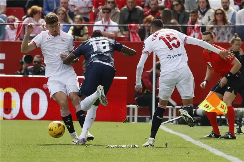 بالصور: النصيري يقود إشبيلية لإحباط سوسييداد