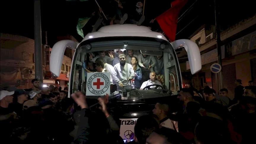 إسرائيل توافق على الإفراج عن عدد أكبر من الأسرى الفلسطينيين