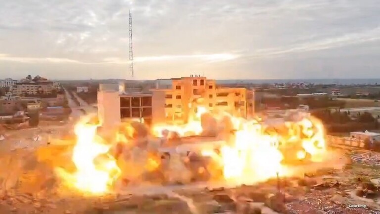 "لو طلبت لوافقنا".. توبيخ ضابط إسرائيلي بعد تفجير جامعة في غزة "دون موافقة الجيش"