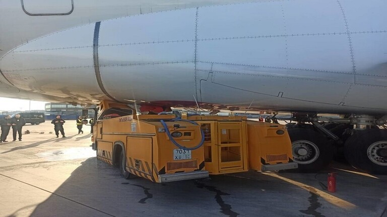 طائرة إماراتية عملاقة تتعرض لحادث في مطار موسكو