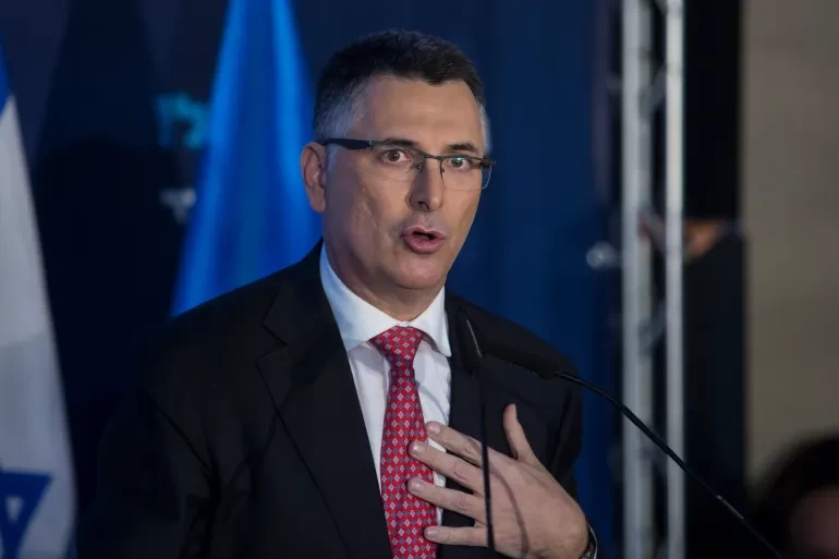 الوزير ساعر يفض الشراكة مع غانتس ويحل تحالف "معسكر الدولة"