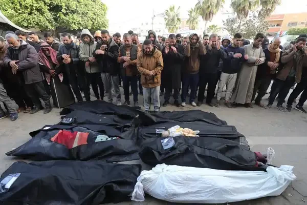 الصحة: 76 شهيدًا و102 إصابة خلال الـ24 ساعة الماضية في غزة