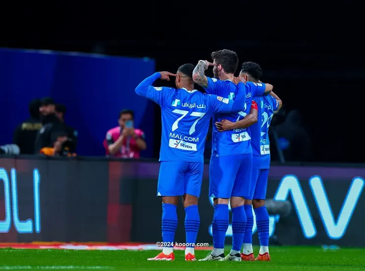 بالصور.. طوفان الهلال يجتاح الأخدود