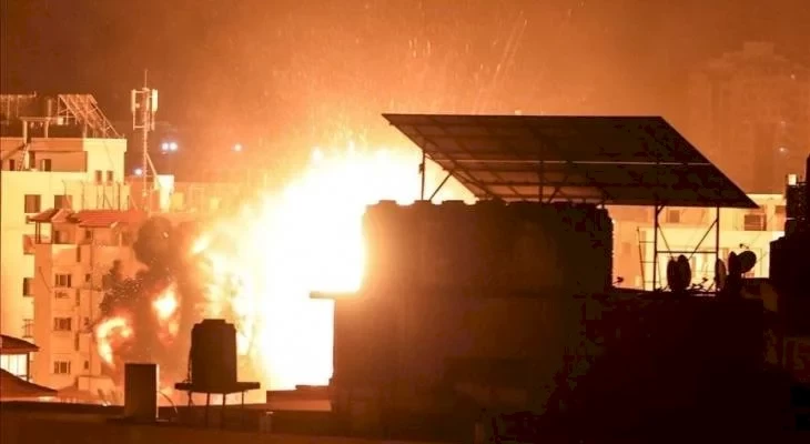 شهيدة ومصابون إثر قصف الاحتلال منزلا في رفح جنوب قطاع غزة