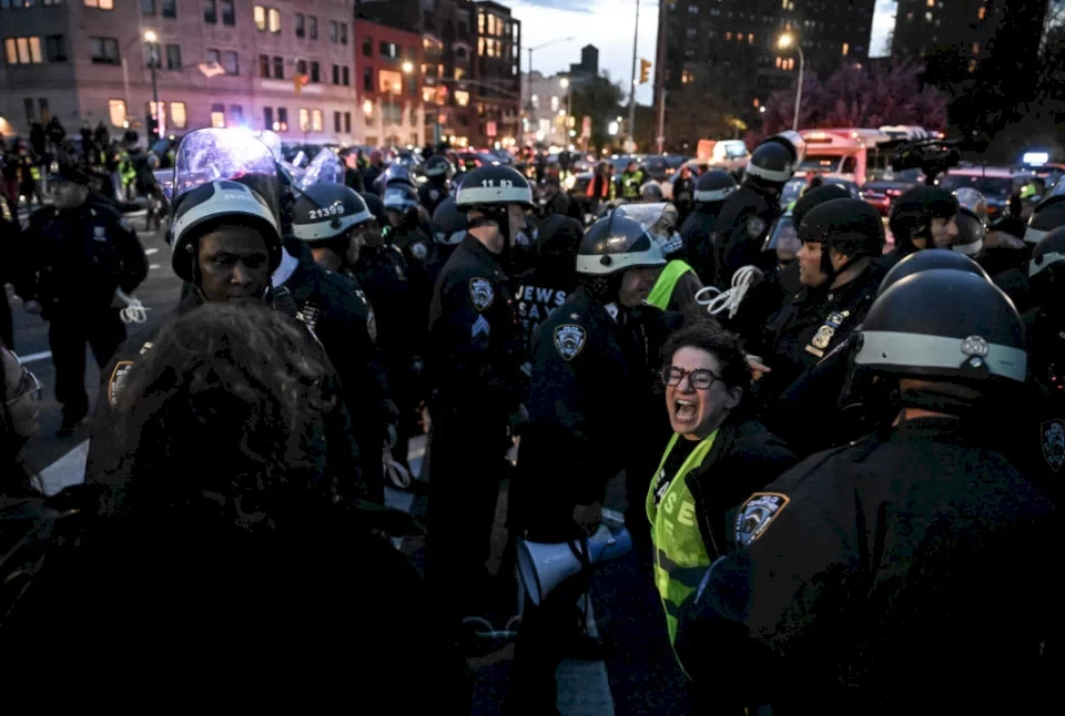 رفضوا تسليح إسرائيل.. اعتقال أكثر من 100 متظاهر في مدينة نيويورك