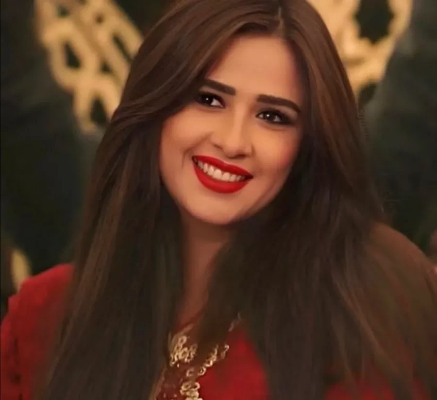 فيديو جديد لـ ياسمين عبد العزيز يثير الجدل.. ظهرت وهي تغني "اختياراتي مدمرة حياتي"