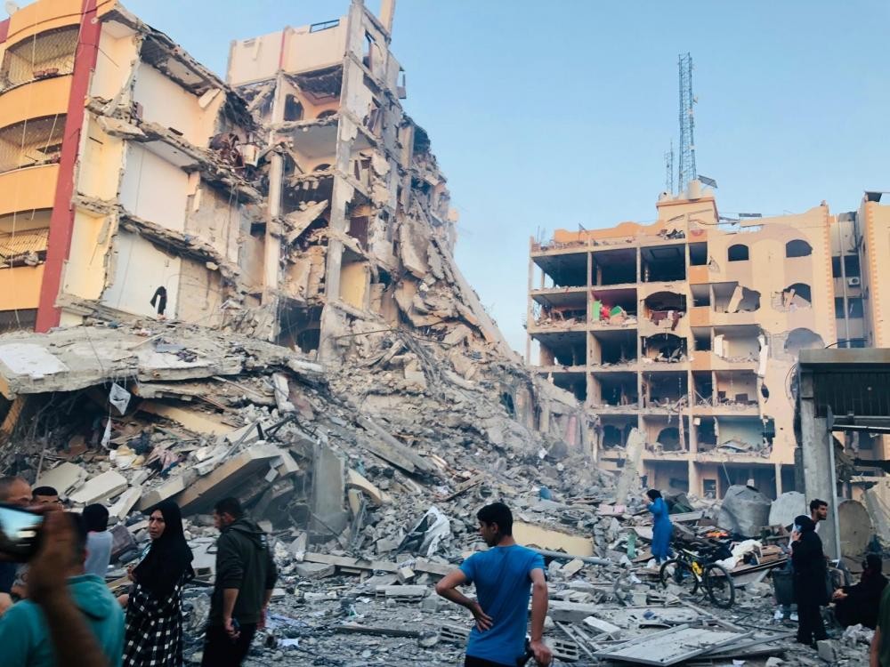 وأكثر من 13 ألف وحدة سكنية