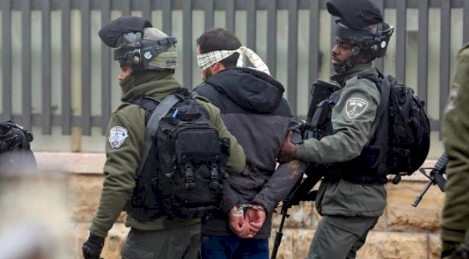 الاحتلال يعتقل 155 فلسطينياً منذ 7 أكتوبر بحجة "التحريض" عبر الإنترنت