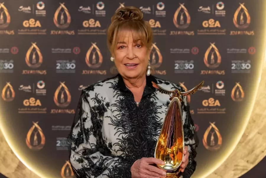 منى واصف: تعلمت تجويد القرآن الكريم من أجل الفن