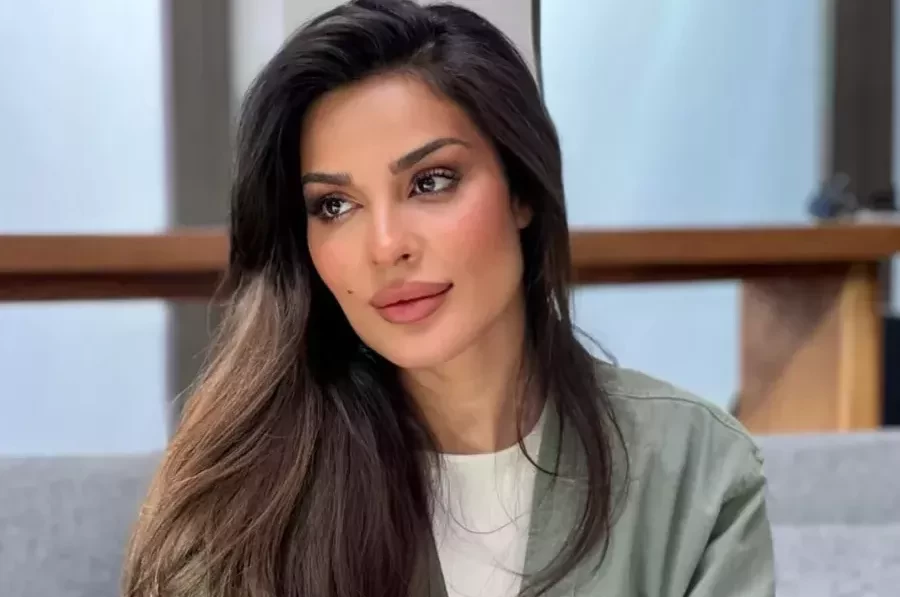 نادين نجيم باكية: أقرب الناس خذلوني.. خذوا شهرتي واتركوا أولادي