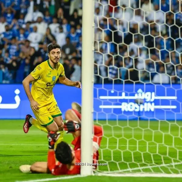 بالصور: طوفان الهلال يجرف الخليج