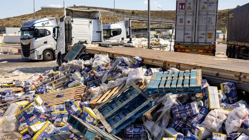 تخريب المساعدات المتجهة لغزة.. صحيفة إسرائيلية "تكشف مفاجأة"