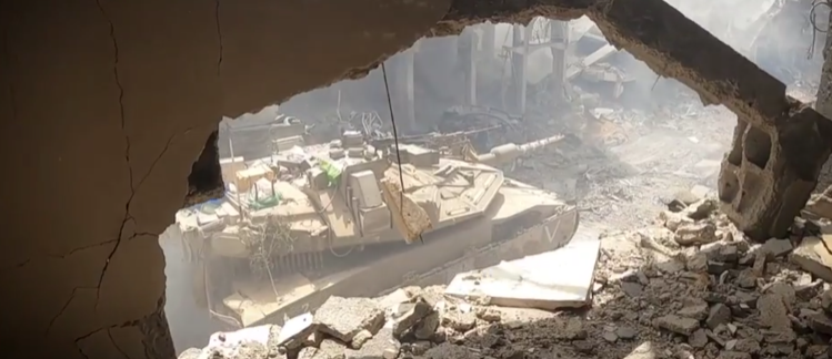 "بالله تسيبها إلي".. خلاف مقاومَين بساحة المعركة يشعل مواقع التواصل