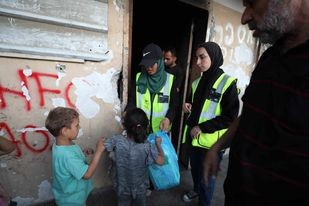 جمعية عطاء فلسطين الخيرية تقدم مساعدات غذائية وصحية للنازحين في شمال قطاع غزة