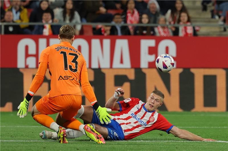 بالصور : فياريال يمنح هدية لبرشلونة بإسقاط جيرونا