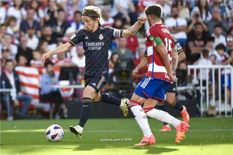 بالصور.. ريال مدريد يسحق غرناطة في ليلة تأكيد الهبوط