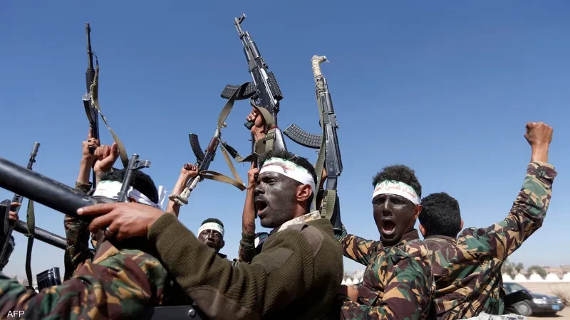 إعلام حوثي: 14 شهيدا بغارات أميركية بريطانية على الحديدة