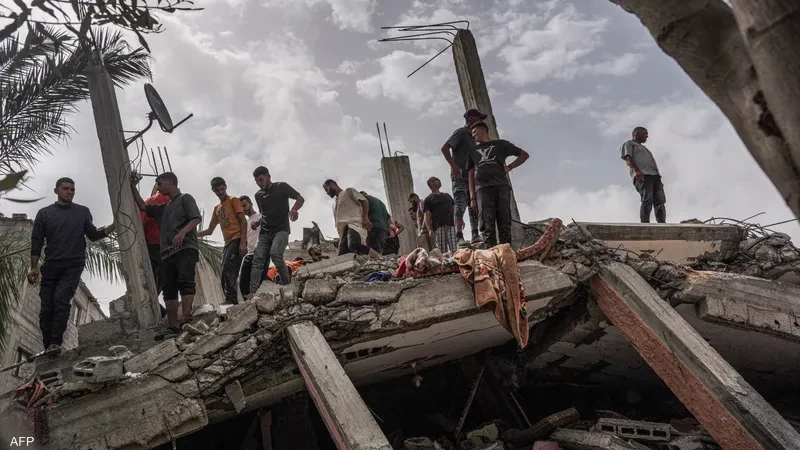 غزة.. استشهاد طبيبين بقصف إسرائيلي على وسط القطاع