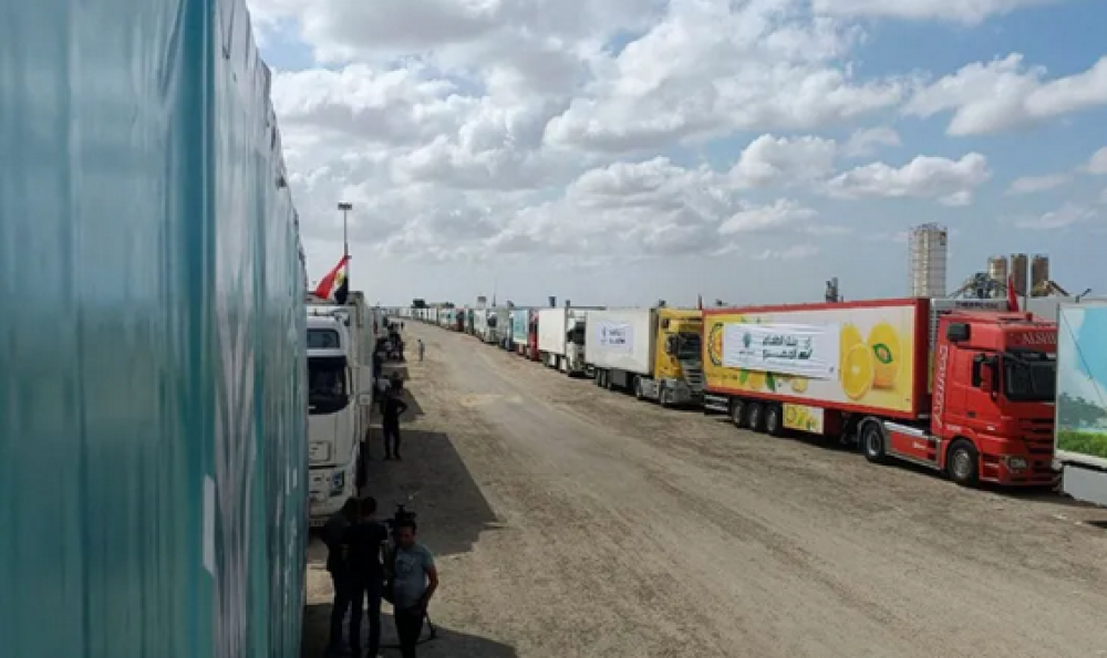 الإعلام الحكومي: 4887 شاحنة مساعدات دخلت غزة خلال أبريل