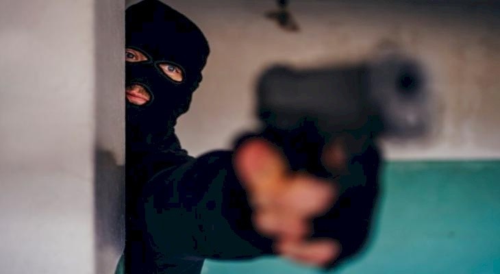 مجهولون مسلحون يسطون على محل صرافة في قباطية