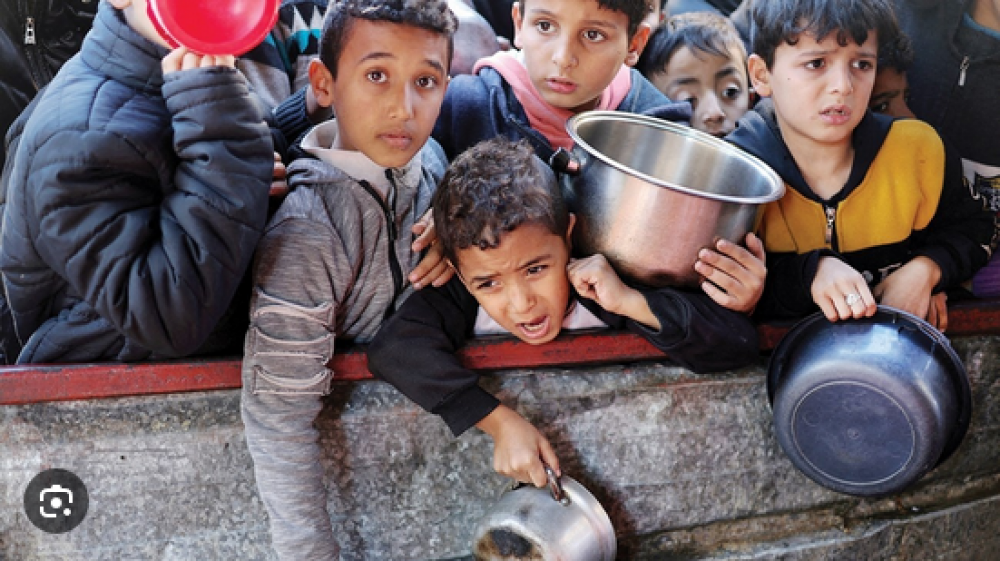 الإعلام الحكومي: شبح المجاعة يُهدد حياة المواطنين ويُنذر بارتفاع أعداد الوفيات بين الأطفال