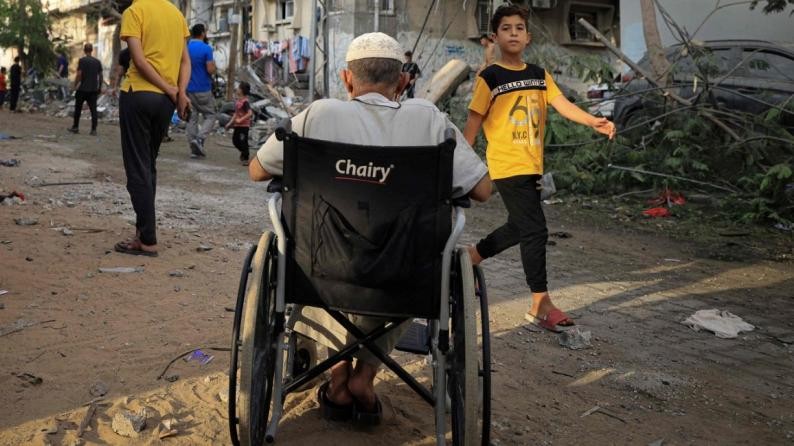قطاع "تأهيل ذوي الإعاقة" في شبكة المنظمات يحذر من تداعيات العدوان على غزة على الأشخاص ذوي الإعاقة